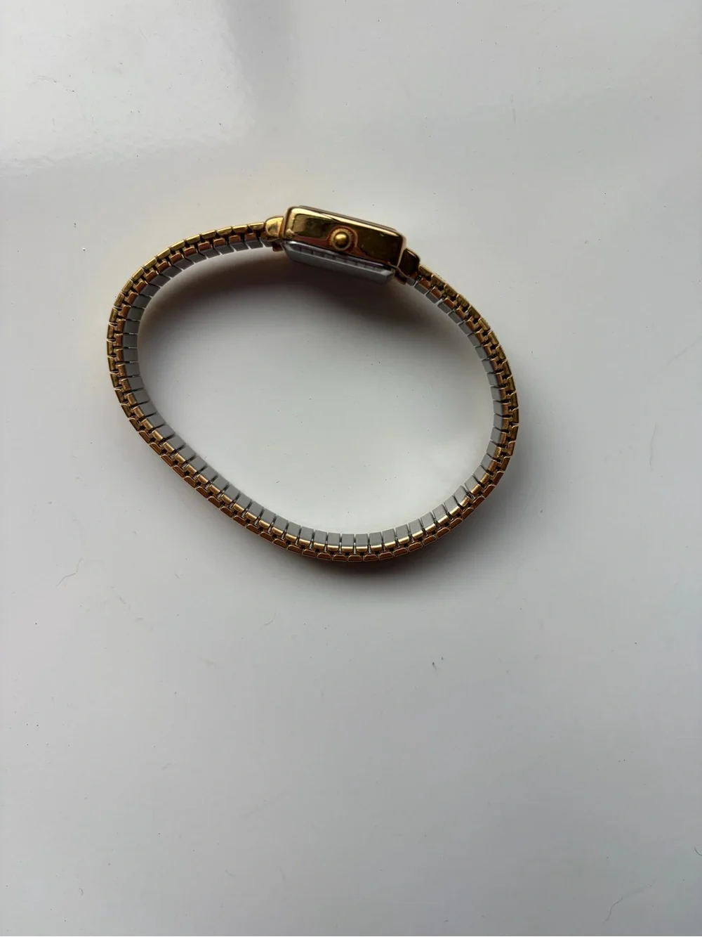 Vintage LORUS Women's Gold Tone Watch/ Works/ New Battery V811-X059 Exp Band